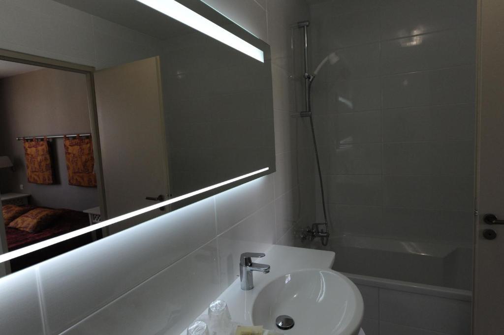 Hotel Spa Le Relais Du Bellay Montreuil-Bellay Zimmer foto